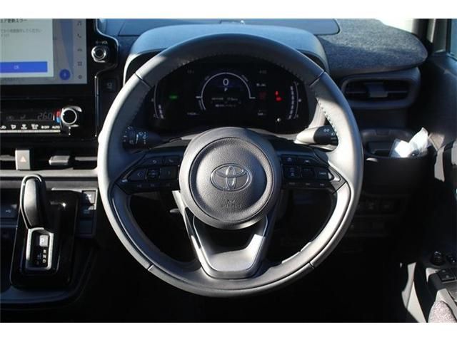 TOYOTA SIENTA HYBRID 2025 Image 31