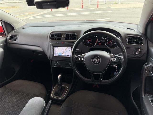 VOLKSWAGEN POLO 2018 Image 31