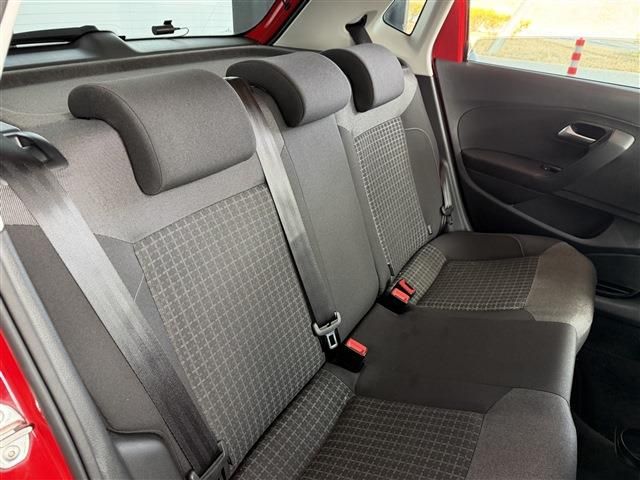 VOLKSWAGEN POLO 2018 Image 31