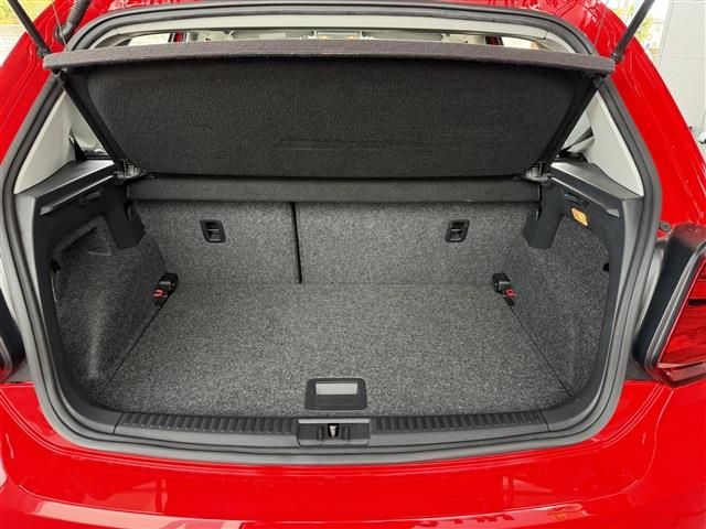 VOLKSWAGEN POLO 2018 Image 31