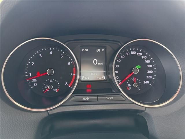 VOLKSWAGEN POLO 2018 Image 31