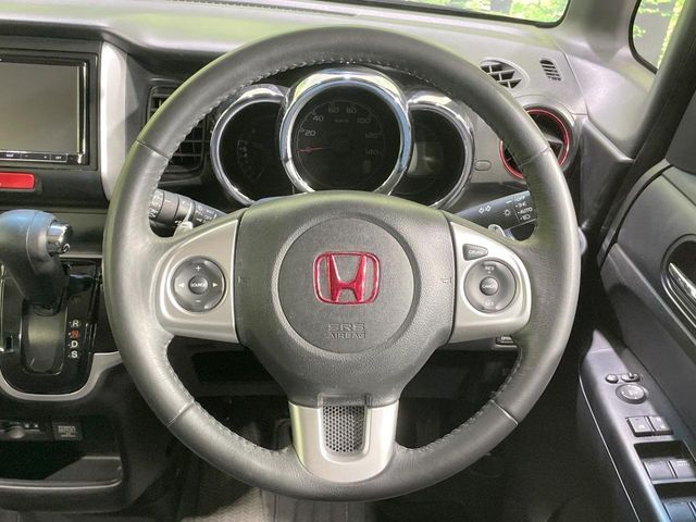 HONDA N BOX 2017 Image 31