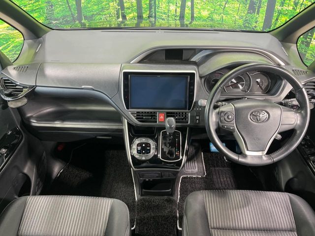TOYOTA VOXY 4WD 2018 Image 31