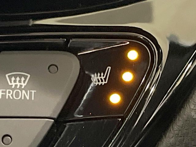 TOYOTA C-HR 2017 Image 31