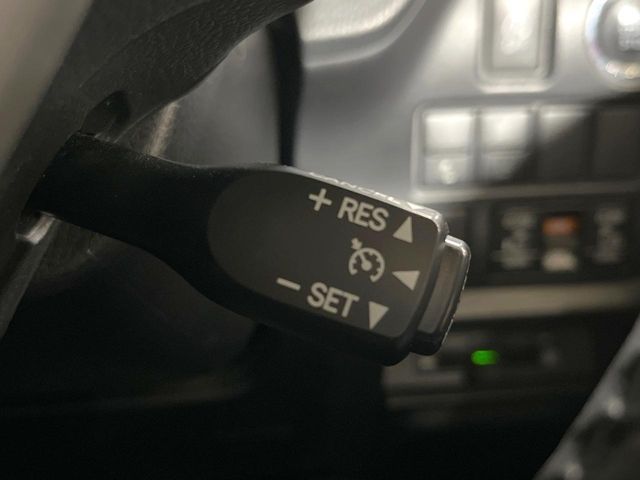 TOYOTA VOXY 2018 Image 31