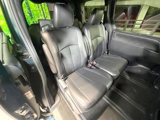 TOYOTA VOXY 2018 Image 31