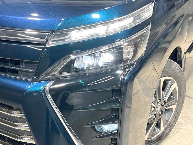 TOYOTA VOXY 2018 Image 31