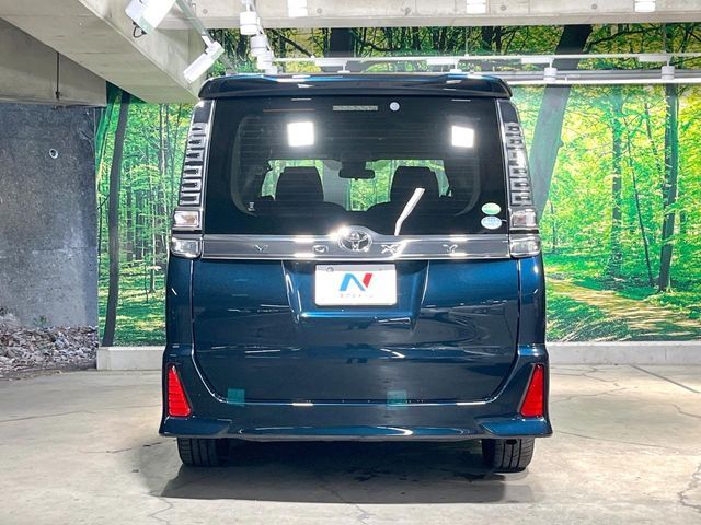 TOYOTA VOXY 2018 Image 31