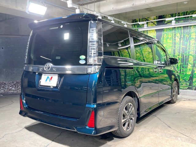 TOYOTA VOXY 2018 Image 31