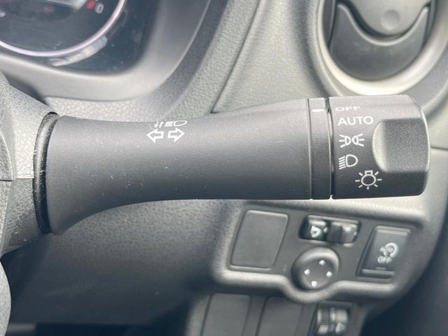 NISSAN NOTE 2013 Image 31