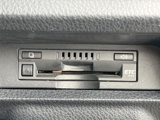 TOYOTA VOXY 2017 Image 31