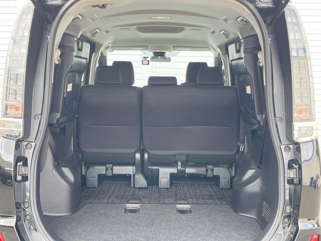 TOYOTA VOXY 2017 Image 31