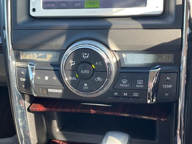 TOYOTA MARK X 2012 Image 31