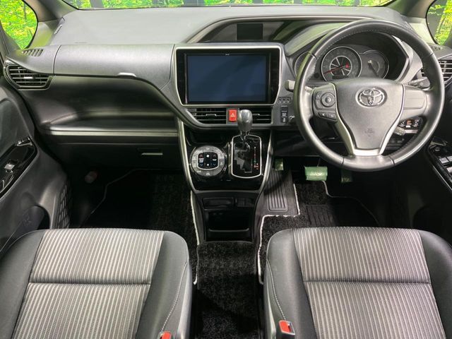 TOYOTA VOXY 2018 Image 31