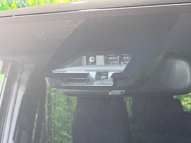 TOYOTA VOXY 2018 Image 31