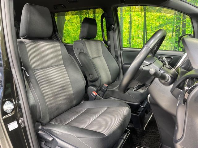 TOYOTA VOXY 2018 Image 31