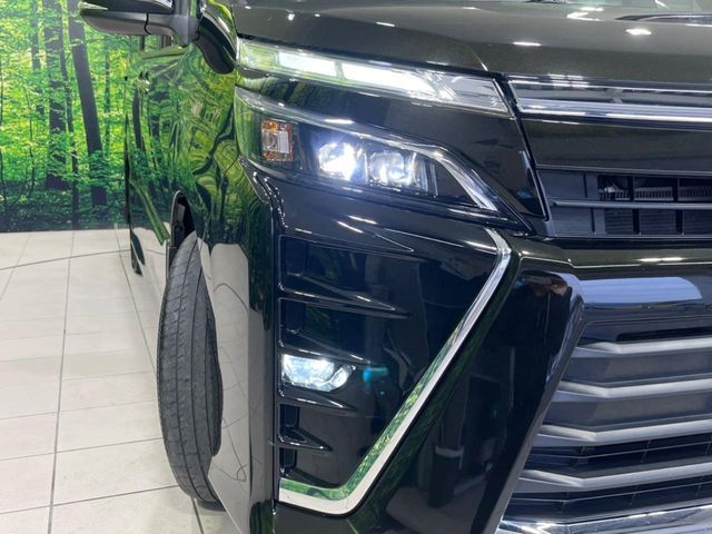 TOYOTA VOXY 2018 Image 31