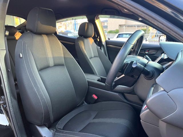 HONDA CIVIC HATCHBACK 2018 Image 31