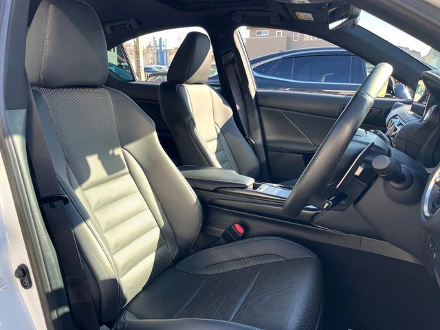 TOYOTA LEXUS IS300 2021 Image 31