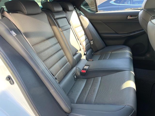 TOYOTA LEXUS IS300 2021 Image 31