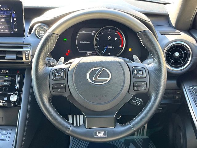 TOYOTA LEXUS IS300 2021 Image 31