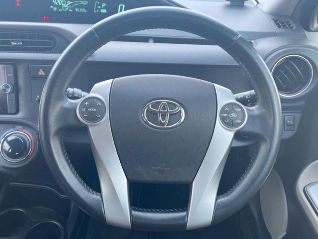 TOYOTA AQUA 2012 Image 31