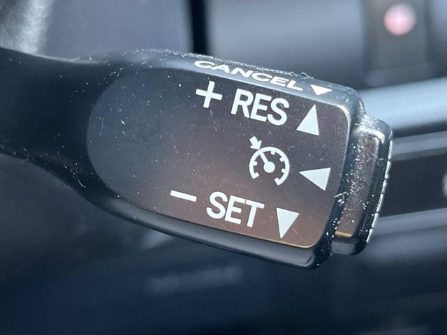 TOYOTA VOXY HYBRID 2017 Image 31