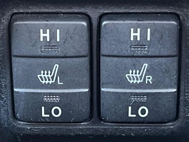 TOYOTA VOXY HYBRID 2017 Image 31