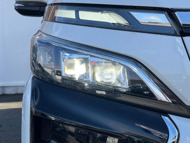 TOYOTA VOXY HYBRID 2017 Image 31