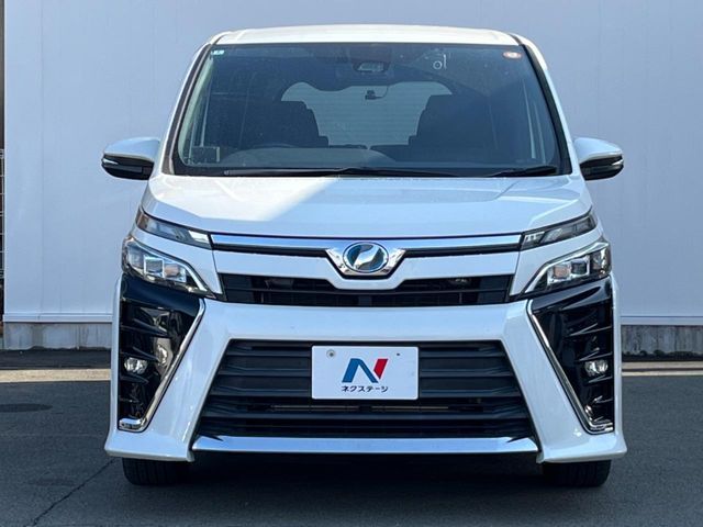 TOYOTA VOXY HYBRID 2017 Image 31