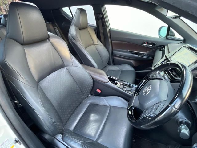 TOYOTA C-HR 2017 Image 31