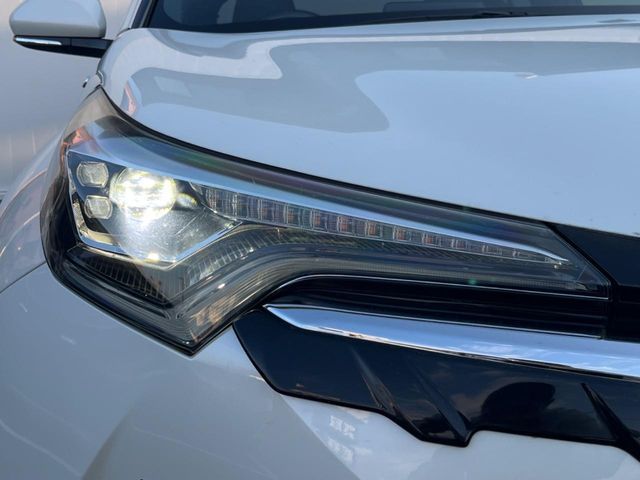 TOYOTA C-HR 2017 Image 31