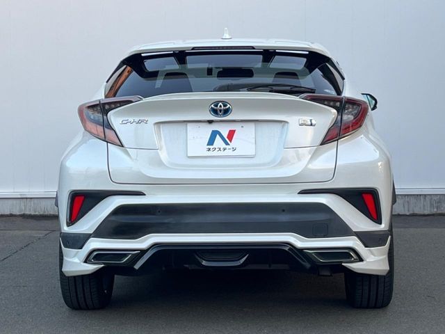 TOYOTA C-HR 2017 Image 31