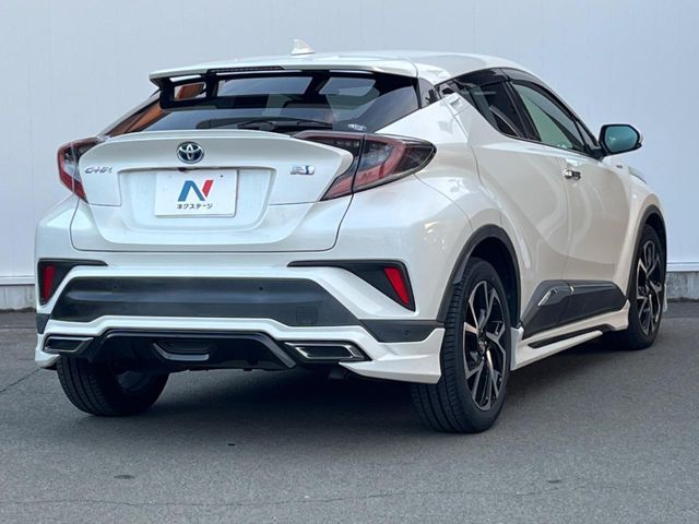 TOYOTA C-HR 2017 Image 31