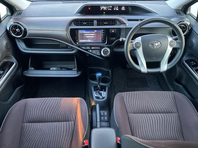 TOYOTA AQUA 2015 Image 31