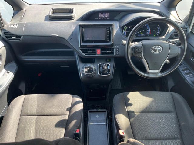 TOYOTA NOAH HYBRID 2015 Image 31