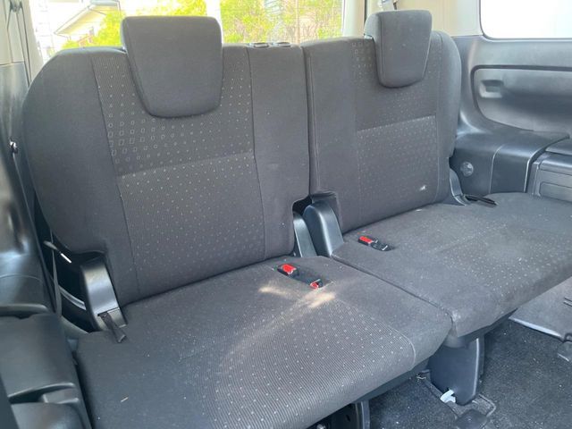 TOYOTA NOAH HYBRID 2015 Image 31