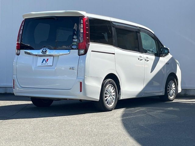 TOYOTA NOAH HYBRID 2015 Image 31