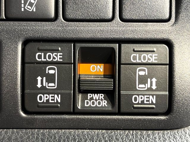 TOYOTA VOXY 2019 Image 31