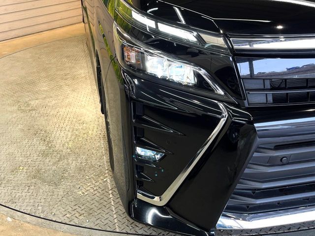 TOYOTA VOXY 2019 Image 31