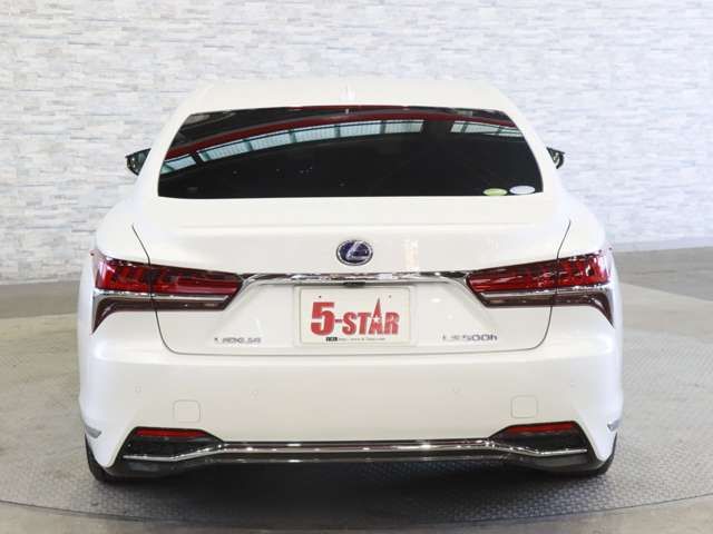 TOYOTA LEXUS LS500H 2017 Image 31