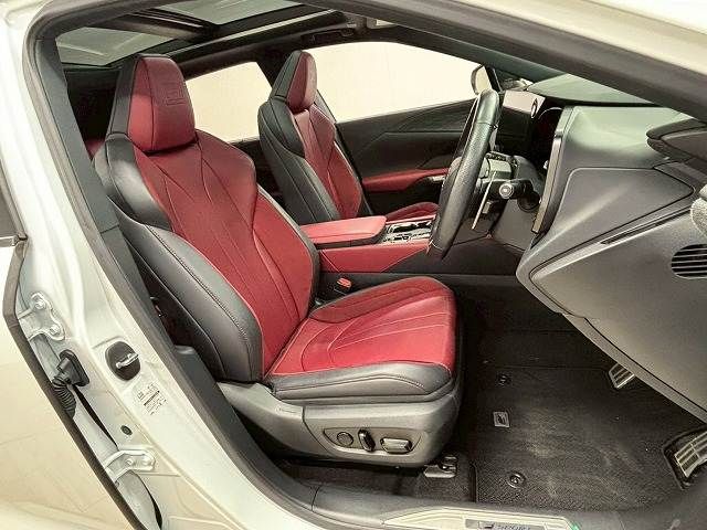 TOYOTA LEXUS RX500H 2023 Image 31