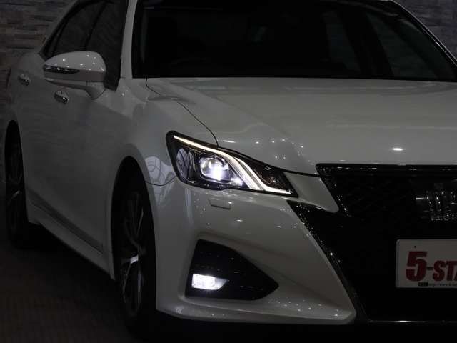 TOYOTA CROWN SEDAN 2016 Image 31