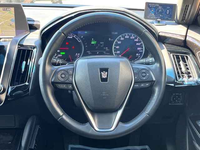 TOYOTA CROWN SEDAN HYBRID 2019 Image 31