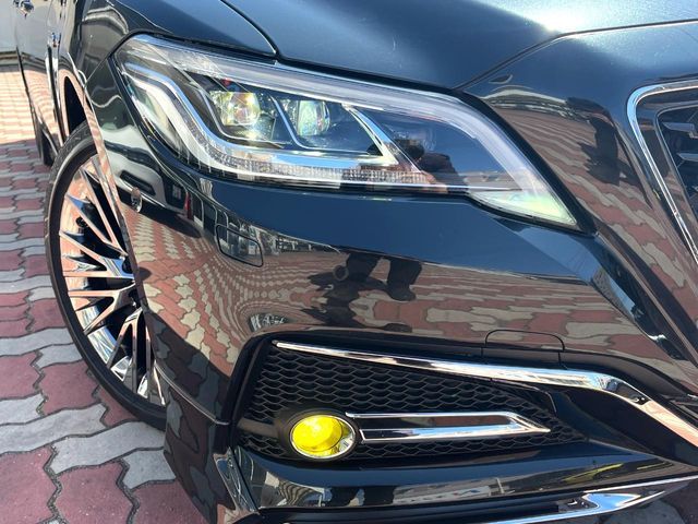 TOYOTA CROWN SEDAN HYBRID 2019 Image 31