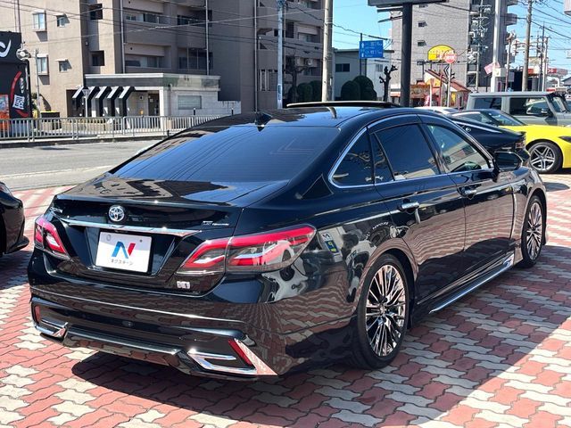 TOYOTA CROWN SEDAN HYBRID 2019 Image 31