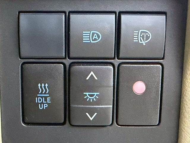 TOYOTA LANDCRUISER PRADO 2018 Image 31