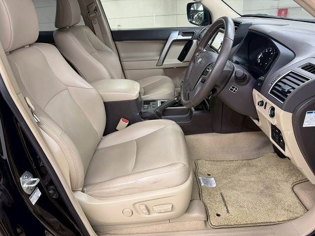 TOYOTA LANDCRUISER PRADO 2018 Image 31
