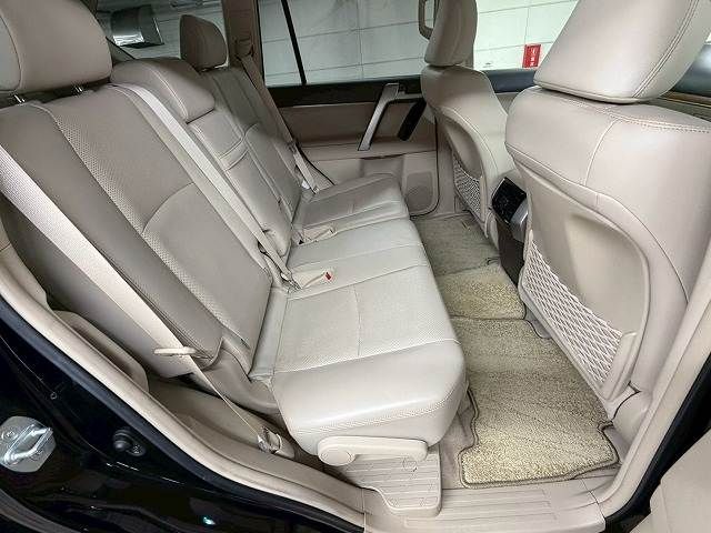 TOYOTA LANDCRUISER PRADO 2018 Image 31