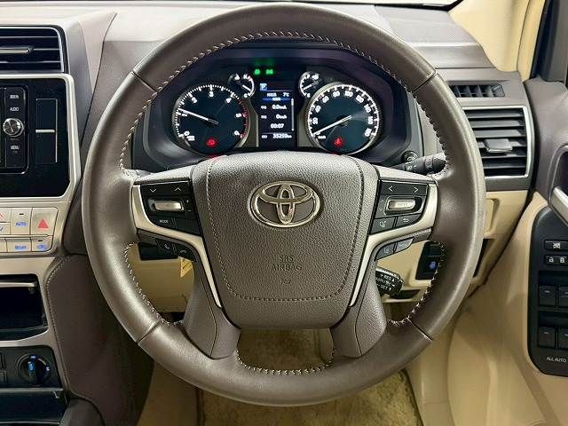 TOYOTA LANDCRUISER PRADO 2018 Image 31